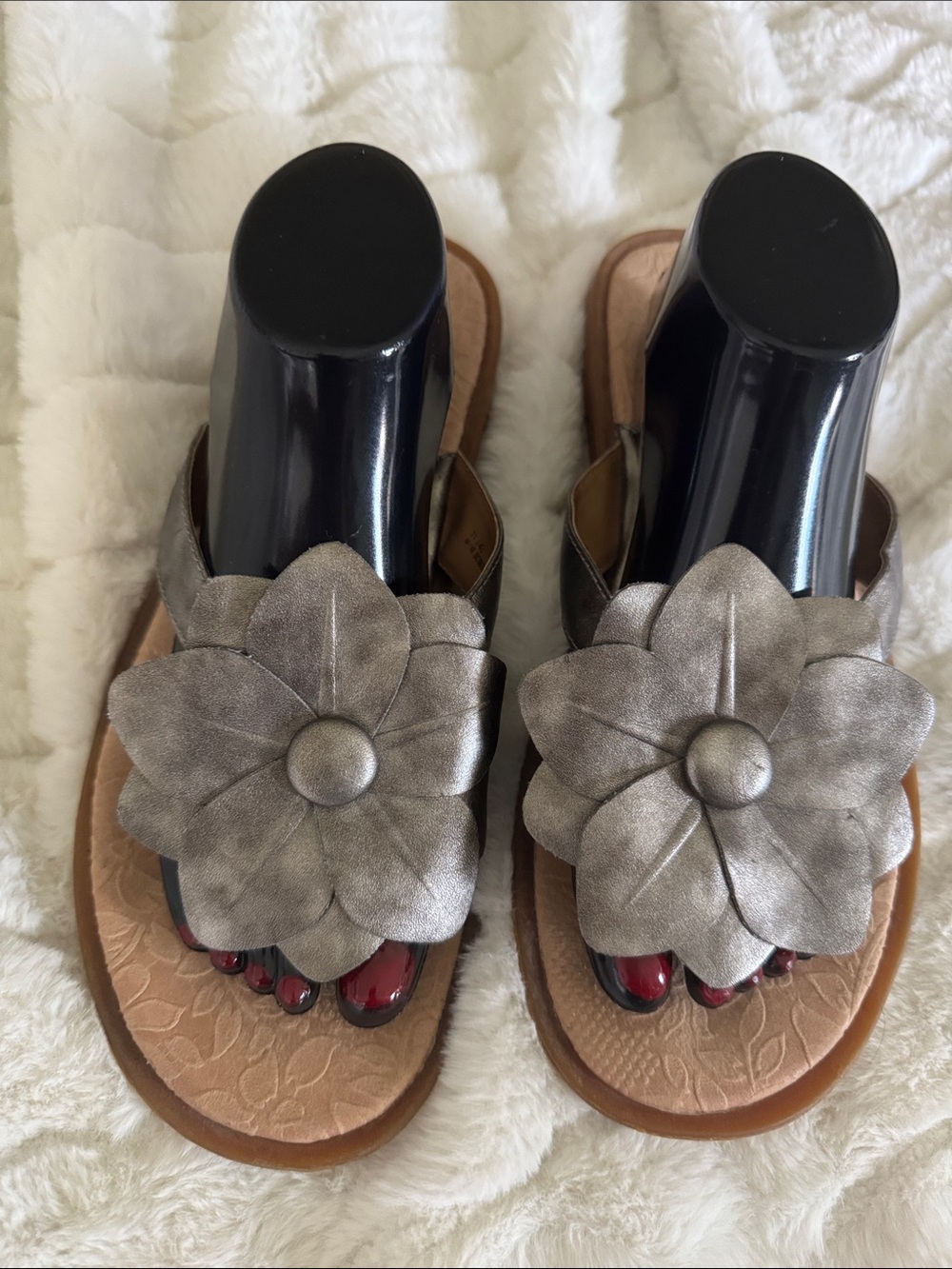 b.o.c. Floral Metallic Pewter Slide Sandals - Picture 2 of 6